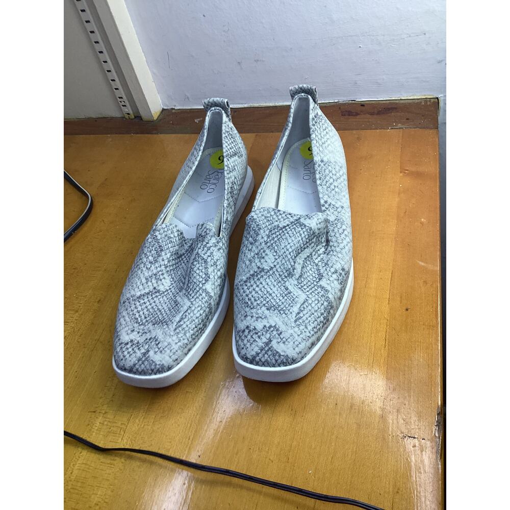 Franco Women's Sarto Boston Snake/Animal Print Square Toe Slip On Size 9M